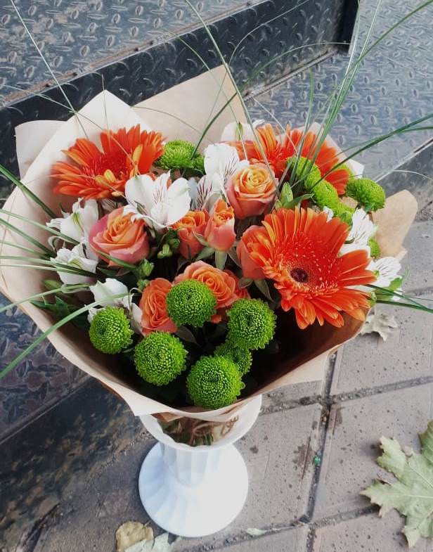 Букет цветов из: Герберы, Хризантемы, Альстромерии и Розы в Чанки