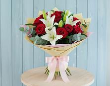 Букет цветов из:  Лилии и Розы в Чанки