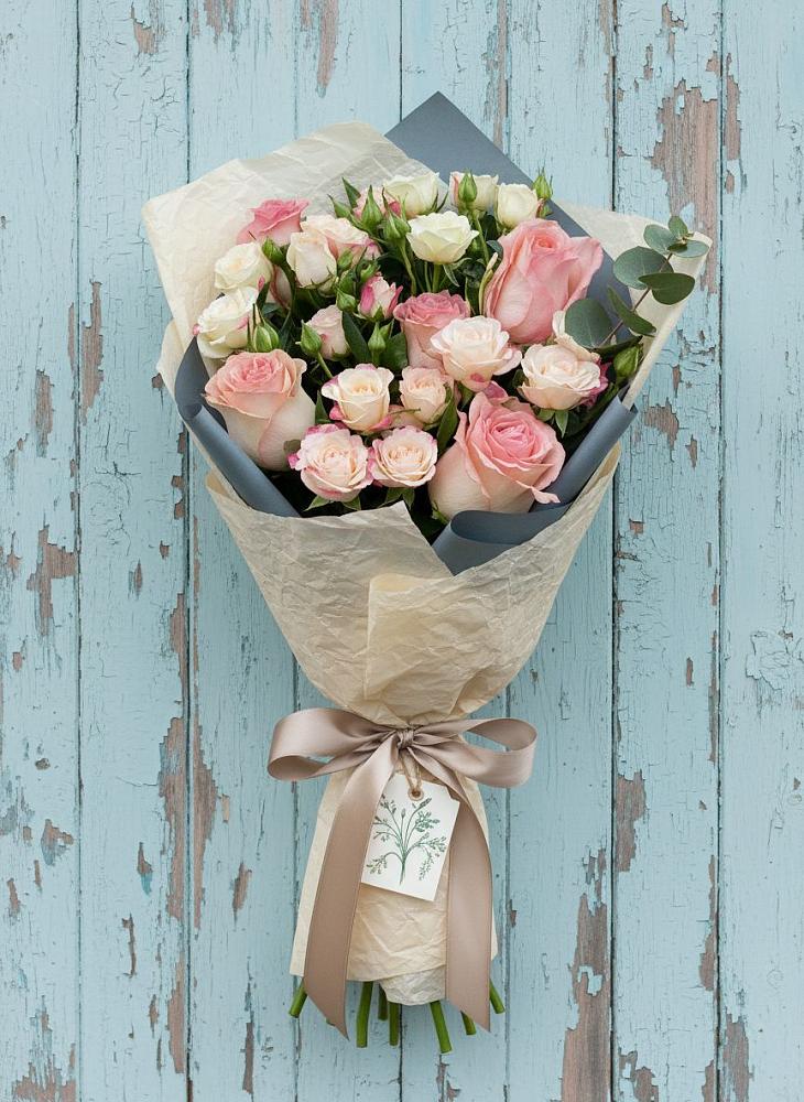 Букет цветов из: Розы в Чанки