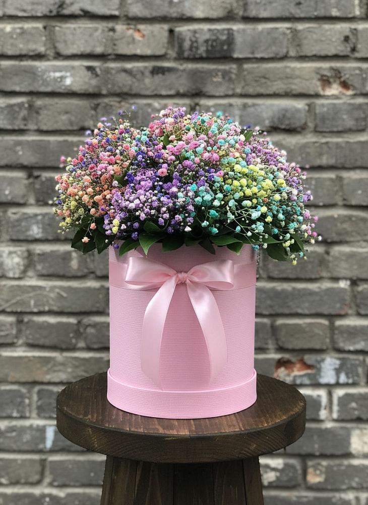 Цветочная композиция из Гипсофила и Розы в шляпной коробке в Чанки