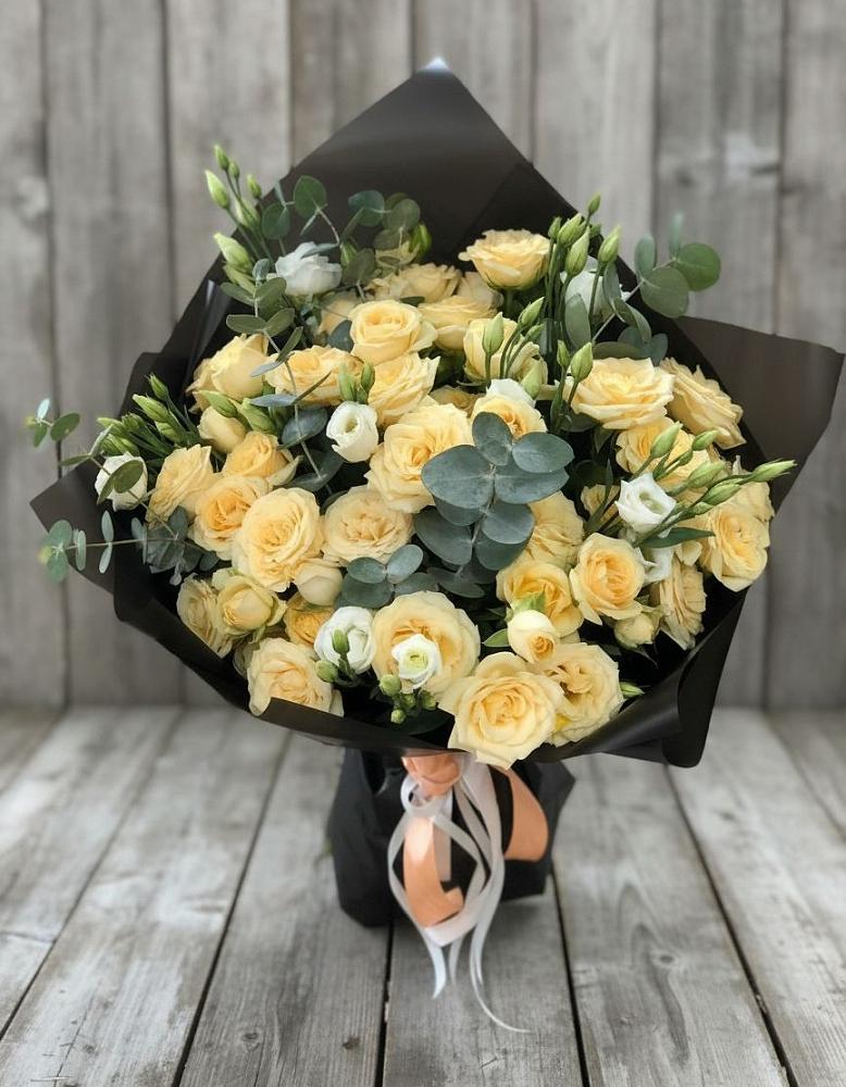 Букет цветов из: Розы и Лизиантусы в Чанки