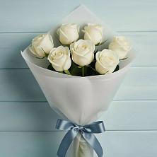 Букет 7 Белых роз Эдлесс Лав в Чанки