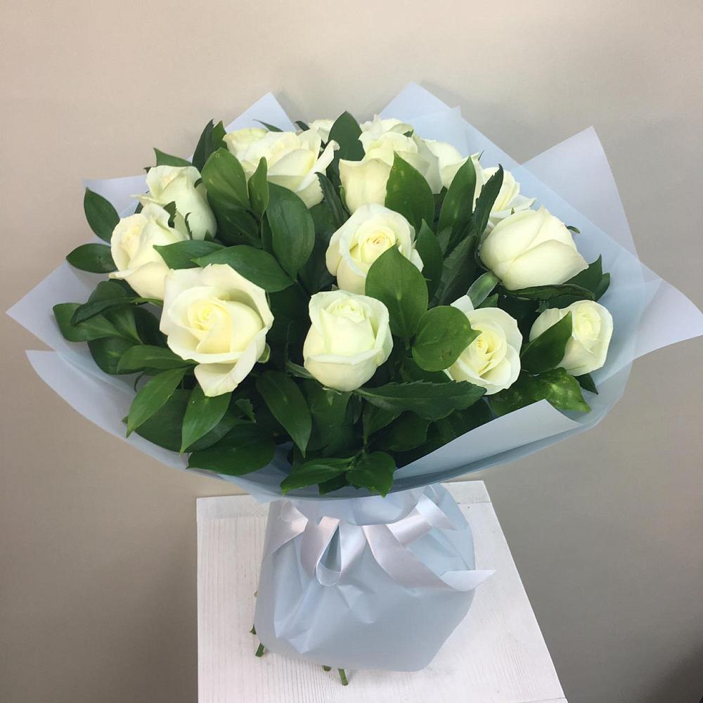 Букет 15 Белых роз Проуд в Чанки