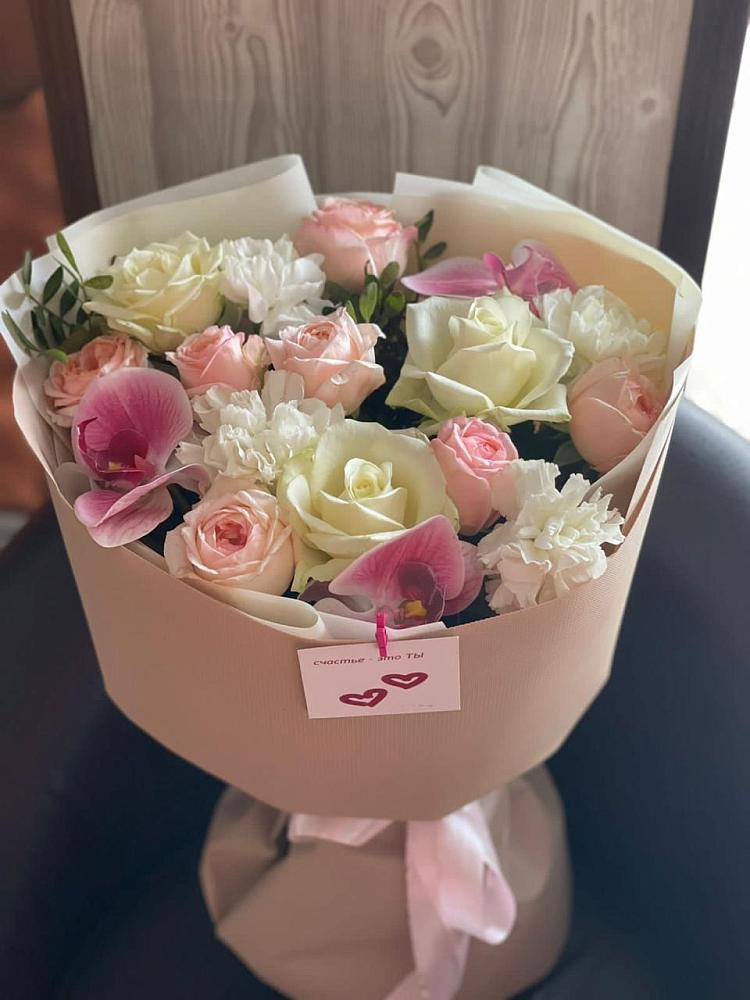 Букет цветов из: Орхидеи, Розы и Гвоздики в Чанки