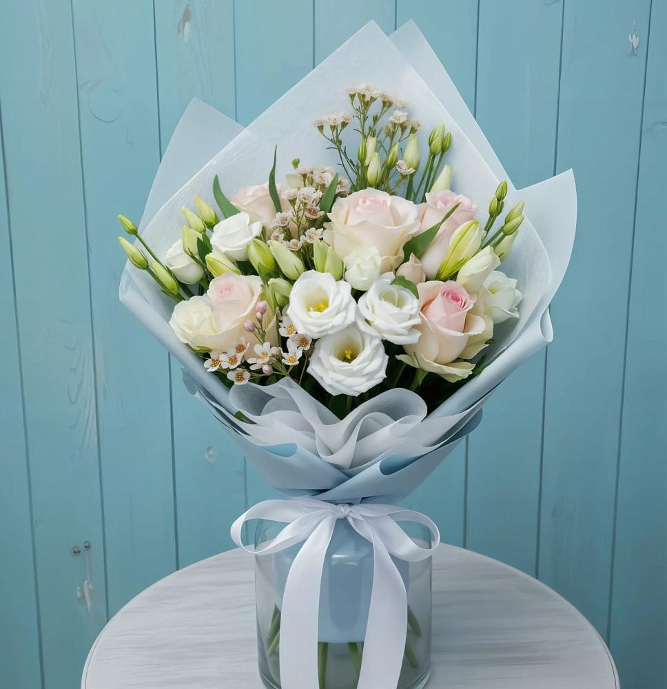 Букет цветов из: Розы и Лизиантусы в Чанки