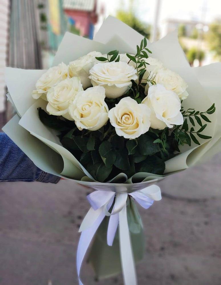 Букет Белые розы Проуд в Чанки