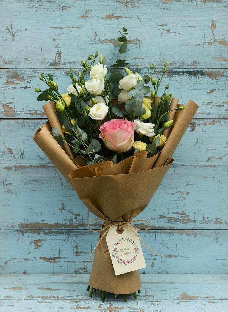 Букет цветов из: Розы и Лизиантусы в Чанки