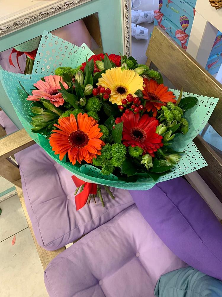 Букет цветов из: Герберы, Хризантемы и Альстромерии в Чанки