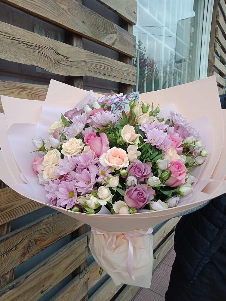 Букет цветов из: Розы и Хризантемы в Чанки