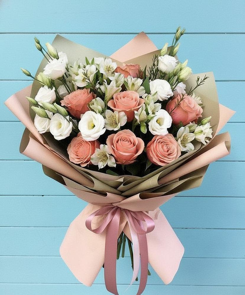 Букет цветов из: Розы, Альстромерии и Лизиантусы в Чанки
