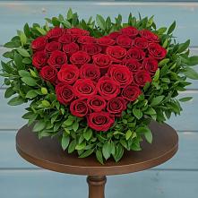 Цветочная композиция из Розы в виде сердца #REPLACE_PRED# Чанки