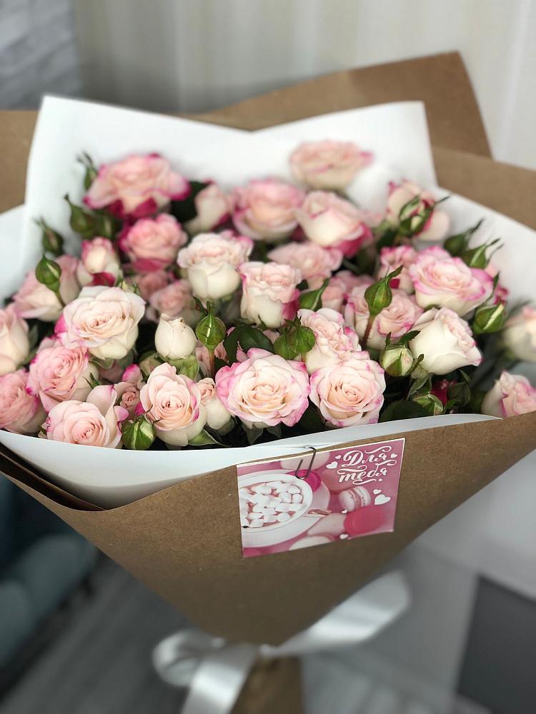 Букет цветов из: Розы в Чанки