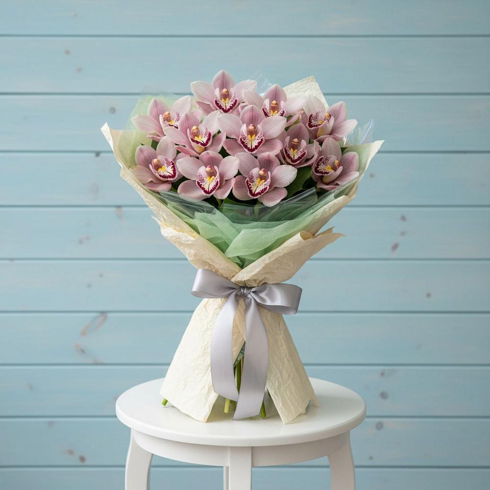 Букет цветов из: Орхидеи и Розы в Чанки