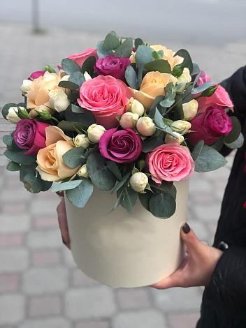 Цветочная композиция из Розы в шляпной коробке в Чанки