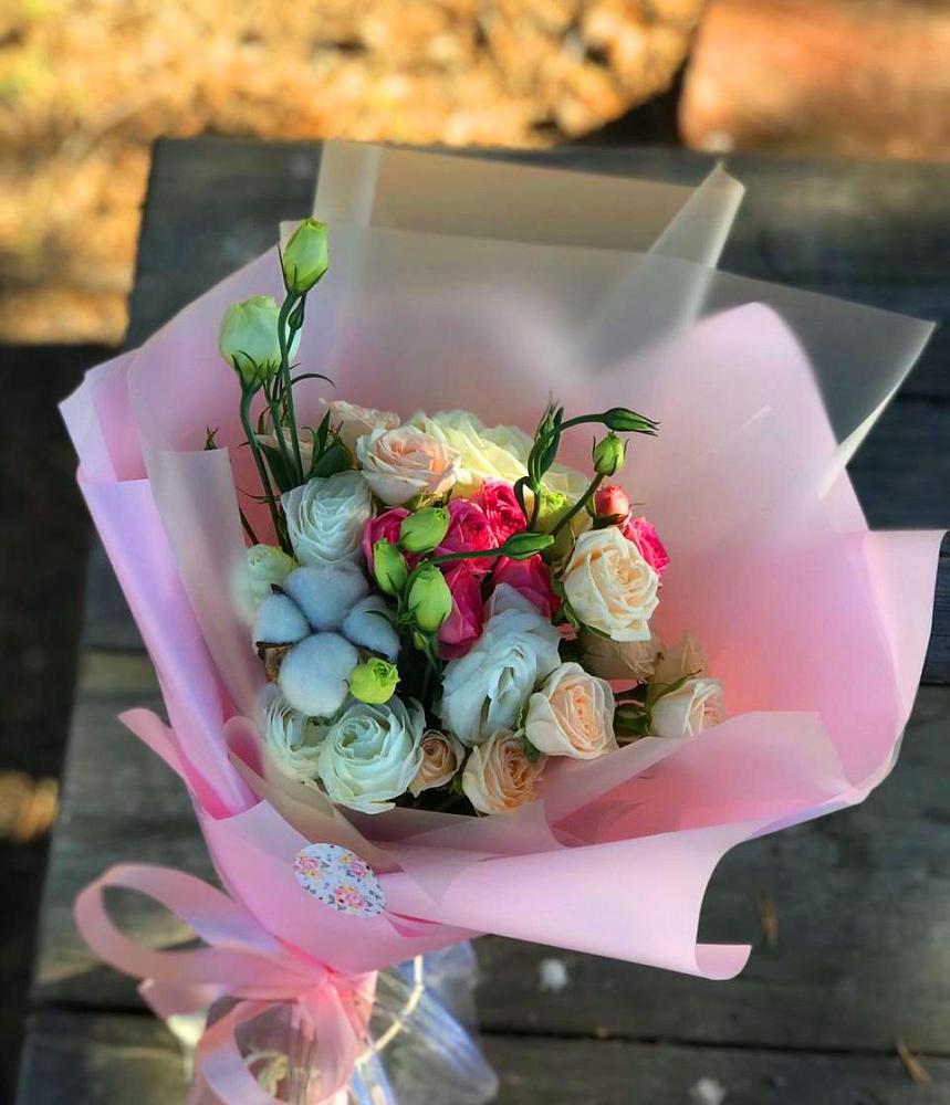 Букет цветов из: Розы и Лизиантусы в Чанки