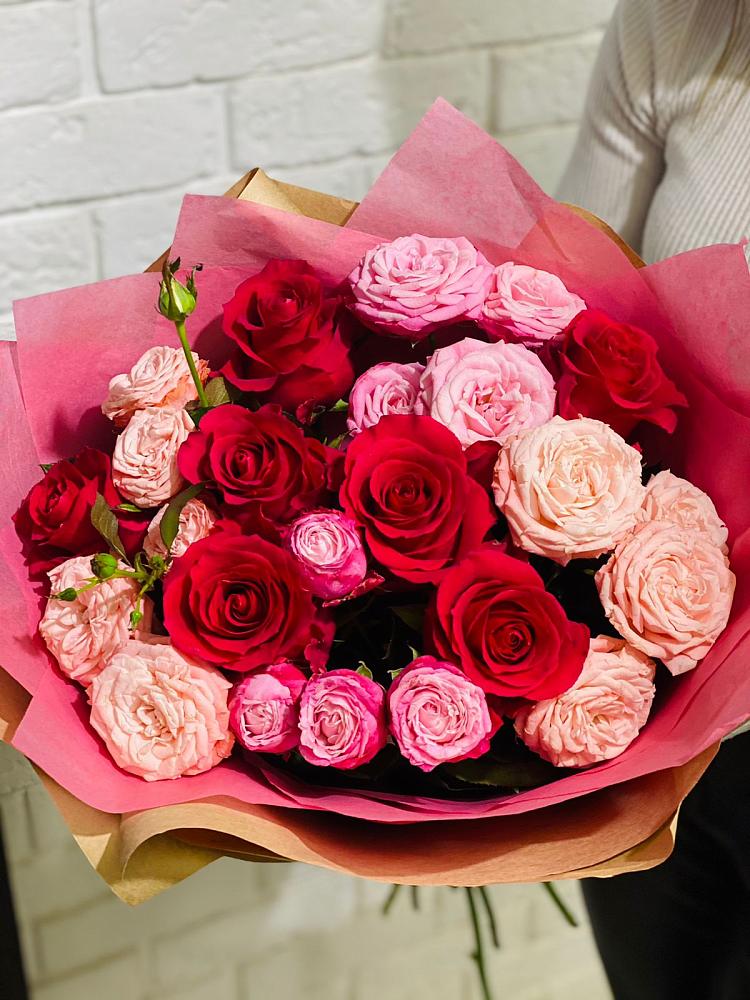 Букет цветов из: Розы в Чанки