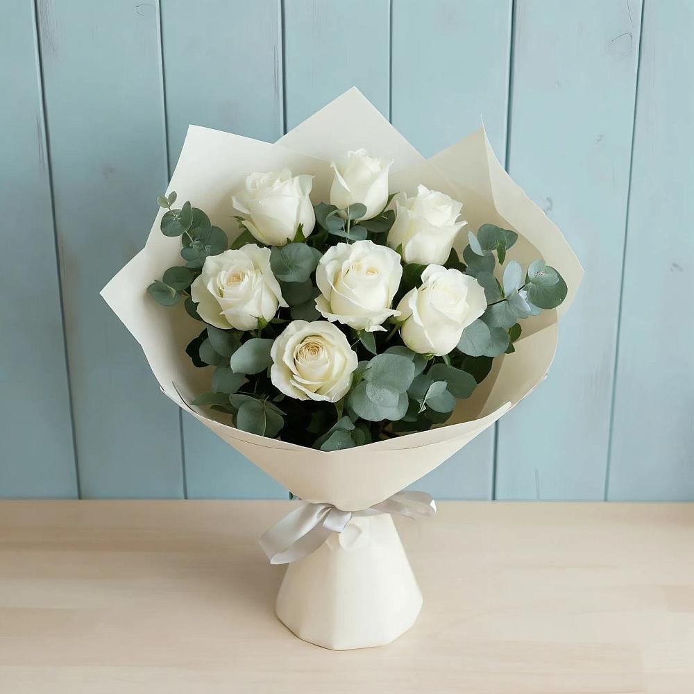 Букет Белые розы в Эвкалипте в Чанки