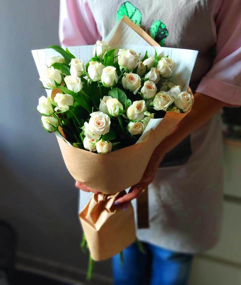 Букет цветов из: Розы в Чанки