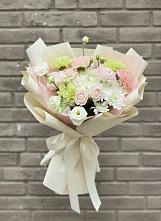 Букет цветов из:  Гвоздики, Розы, Лизиантусы и Хризантемы #REPLACE_PRED# Чанки