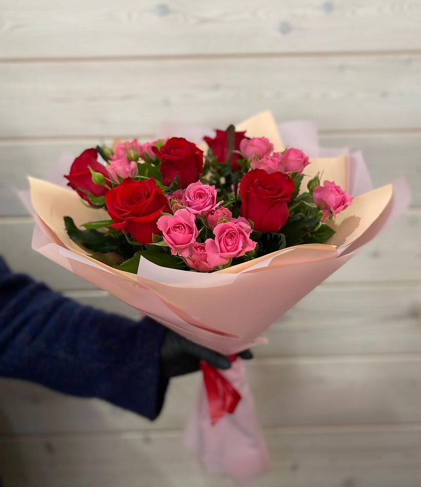 Букет цветов из: Розы в Чанки