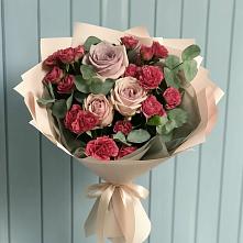 Букет цветов из:  Гвоздики и Розы в Чанки