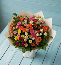 Букет Микс из разноцветных кустовых роз в Чанки