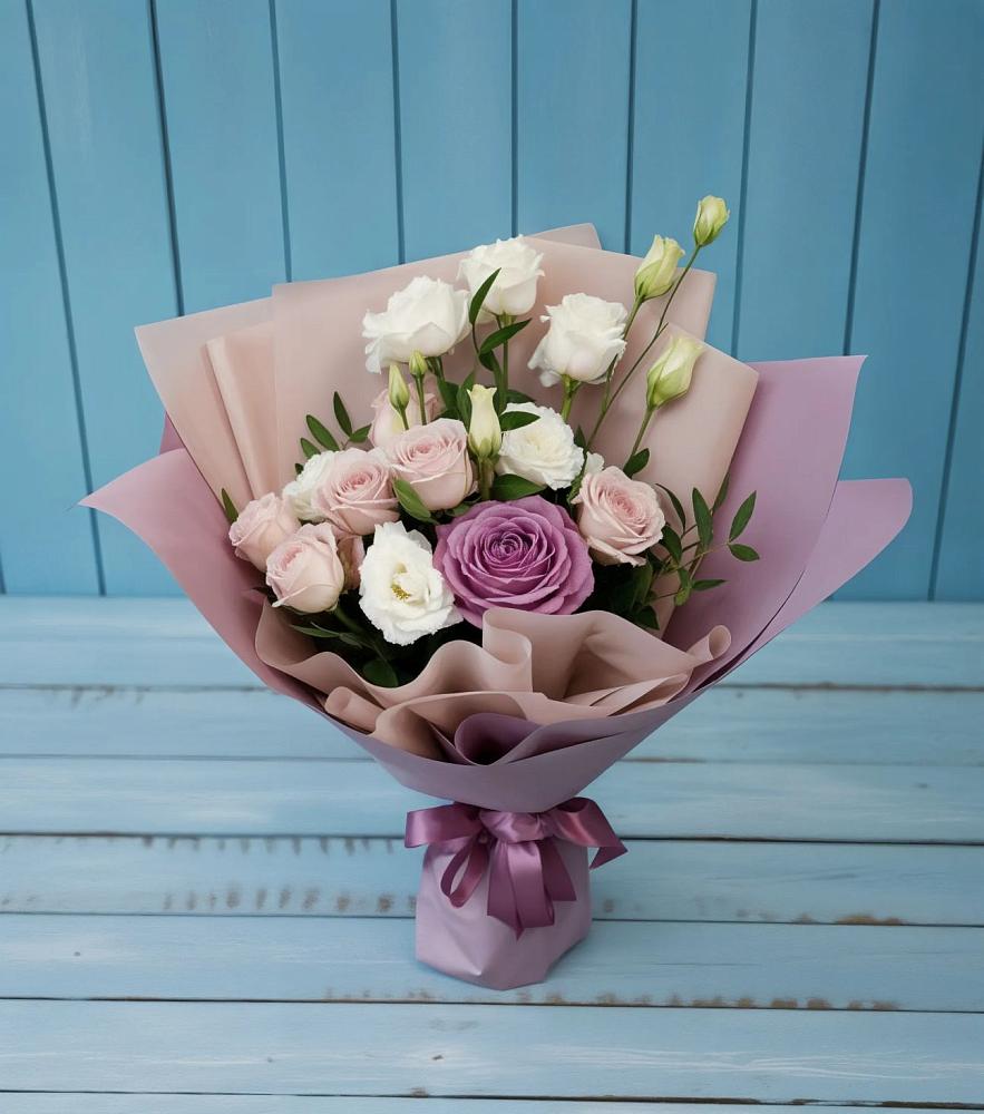 Букет цветов из: Розы и Лизиантусы в Чанки